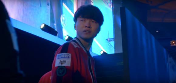 headtr1ck晒与s1mple合照祝贺其回归