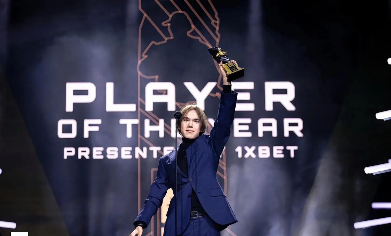 Cat拿到冠军并且荣膺FMVP后泪洒现场：这一次我不想再留遗憾